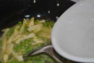 冬笋炒豌豆炖汤（冬笋炒豌豆炖汤的做法）