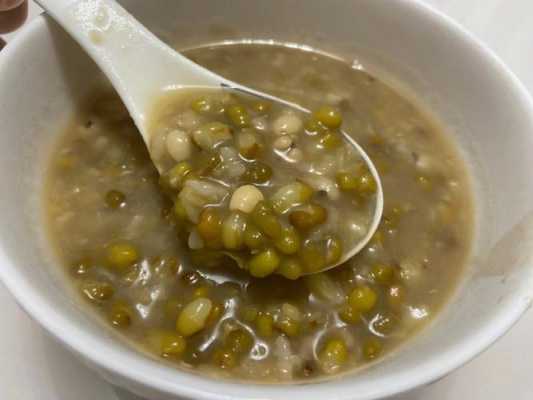 绿豆薏米炖汤（绿豆炖薏米的功效和作用）