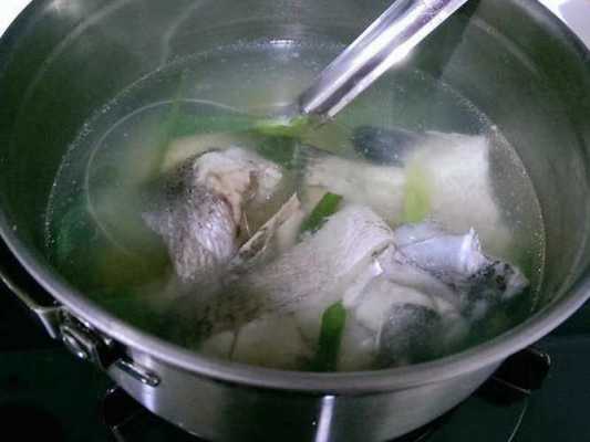 高压锅鲈鱼炖汤的做法（高压锅鲈鱼炖汤的做法视频）