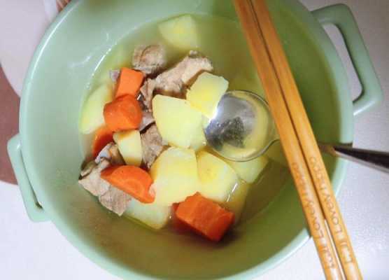 排骨土豆胡萝卜炖汤（排骨土豆胡萝卜汤的做法）