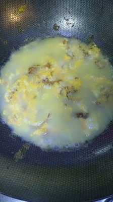 煎鸡蛋炖汤的功效（煎鸡蛋熬汤功效）