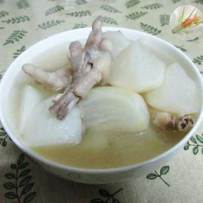 白萝卜排骨鸡爪炖汤的做法（鸡爪白萝卜汤的做法窍门）