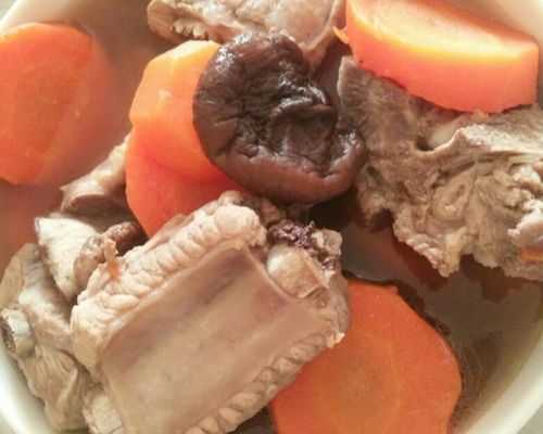 胡萝卜香菇和排骨怎么炖汤的简单介绍
