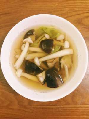 香菇可以和海鲜菇炖汤吗（海鲜菇可以和香菇一起炖汤吗）
