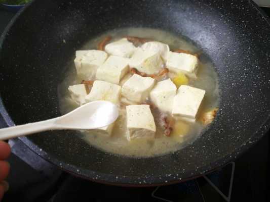 鸡肉豆腐炖汤（鸡肉豆腐炖汤怎么做）