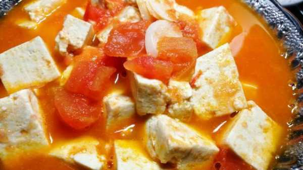 豆腐和西红柿一起炖汤吗（豆腐和西红柿一起炖汤吗能吃吗）
