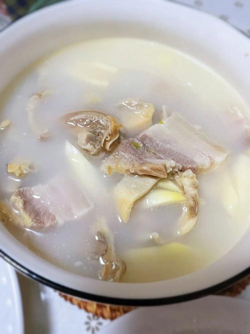 河蚌肉炖汤的做法（河蚌肉炖汤的做法视频）