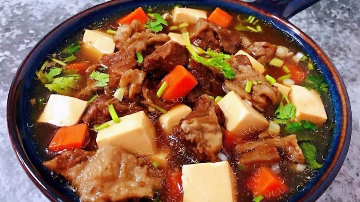 牛排豆腐炖汤（牛排炖豆腐可以一起吃吗）