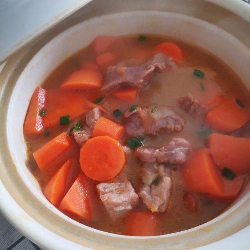 胡萝卜牛肉怎么炖汤的简单介绍