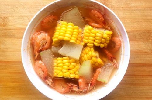 玉米和虾炖汤嘛（玉米和虾炖汤嘛好吃吗）