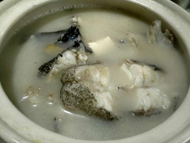 龙胆鱼的炖汤怎么做（龙胆鱼炖汤加什么炖汤）