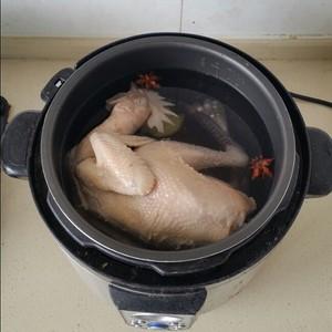 柴公鸡炖汤的做法（柴公鸡炖多长时间）