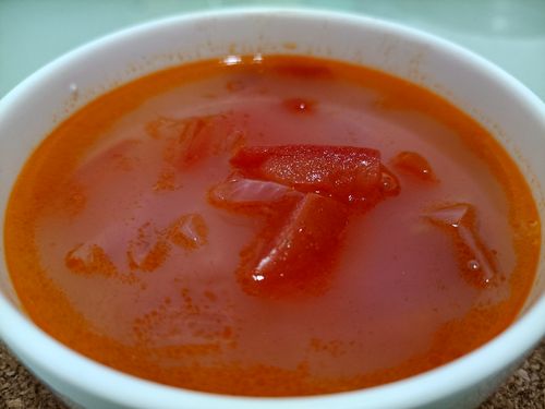 西红柿和什么炖汤好吃（西红柿和什么煲汤最好）