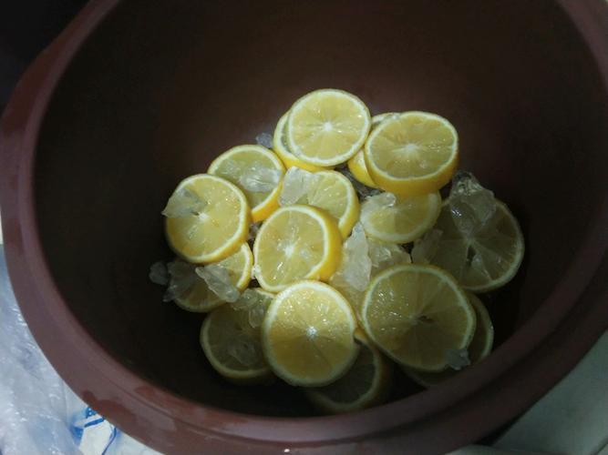 砂锅炖汤能放柠檬（电砂锅可以做柠檬膏吗）