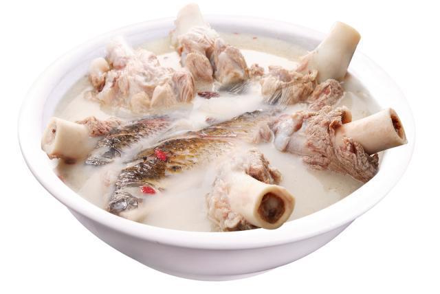 骨头和鱼能炖汤吗（骨头能和鱼汤一起煮吗）