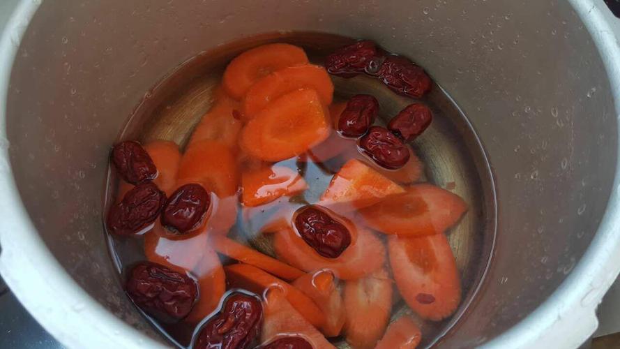 红枣能和红萝卜炖汤（红枣和红萝卜可以一起煮吗）
