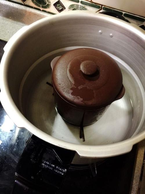 高压锅炖汤需要多放水吗（高压锅炖汤要几分钟）